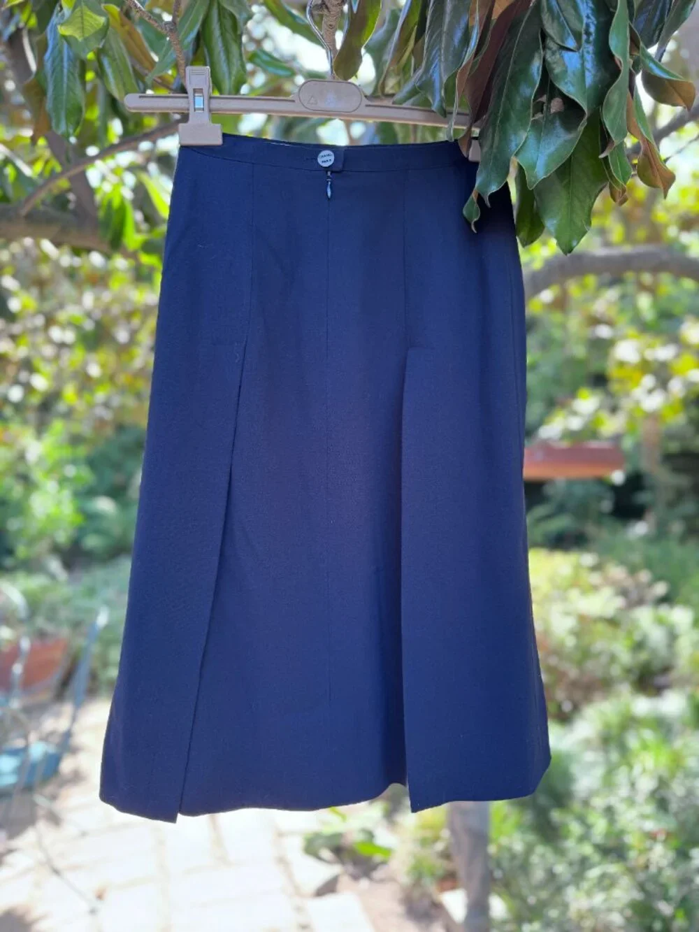 Chanel vintage Cruise 2000 mid length dark navy paneled A-Line wool skirt FR 34
